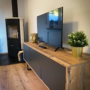  Apartment Am